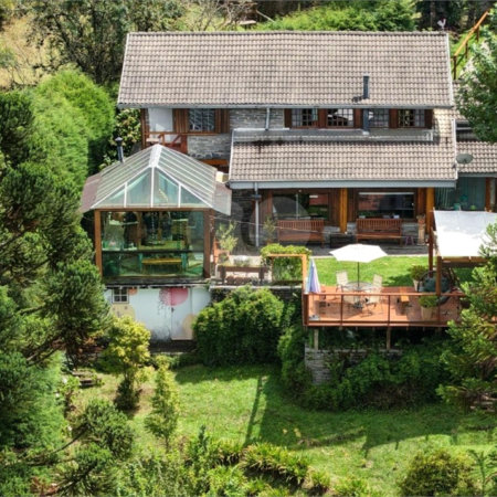 Casa à venda com 4 suítes em Vila Natal, Campos do Jordão, SP