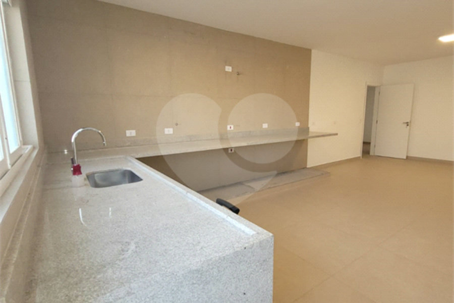Casa Térrea à venda ou para alugar com 4 quartos, sendo 3 suítes,  em Horto Florestal, São Paulo, SP