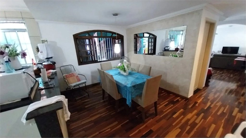 Sobrado à venda com 4 quartos, sendo 1 suíte, em Vila Prel, São Paulo, SP