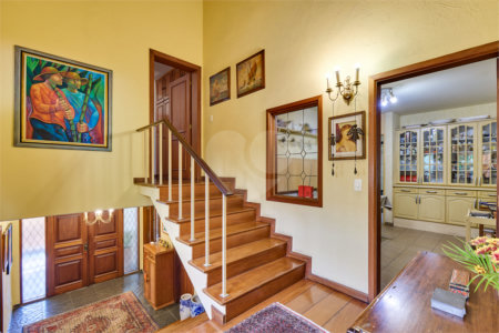 Casa à venda com 4 quartos, sendo 2 suítes, em Jardim Cordeiro, São Paulo, SP