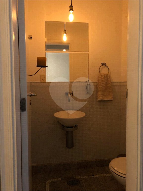 Casa à venda com 4 quartos, sendo 2 suítes, no condomínio Lake Louise, São Paulo - SP