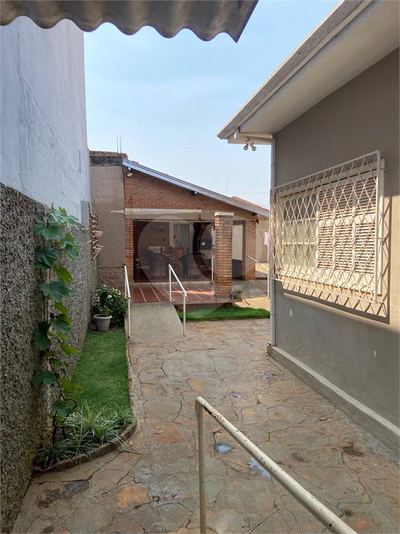 Casa à venda com 3 quartos, sendo 1 suíte, no Centro, Araraquara, SP