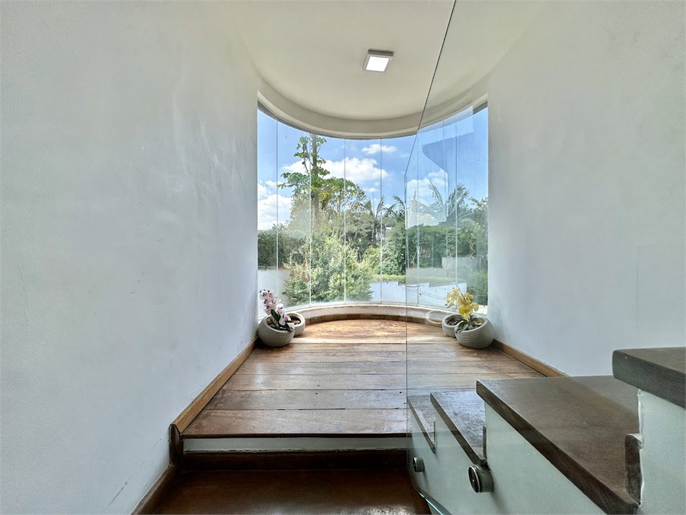 Casa à venda com 4 quartos, sendo 2 suítes,  no condomínio Granja Vianna II, Cotia - SP