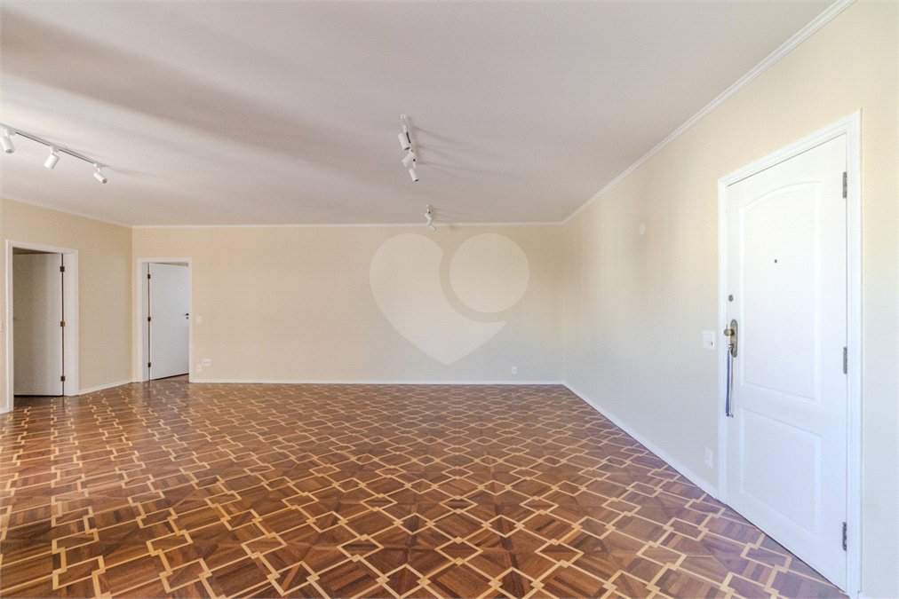 Apartamento para alugar com 3 quartos, sendo 1 suíte, em Vila Hamburguesa, São Paulo, SP
