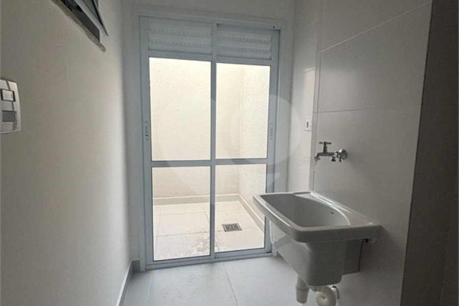 Casa à venda com 2 quartos, sendo 1 suíte, no condomínio Maracujas, São Paulo - SP
