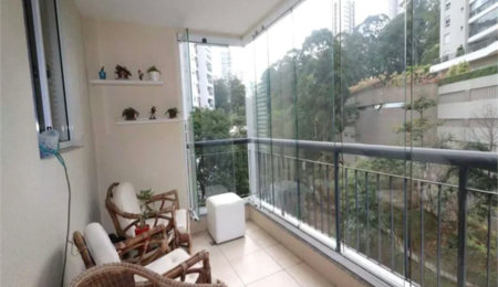 Apartamento à venda com 3 quartos, sendo 1 suíte,  em Vila Andrade, São Paulo, SP