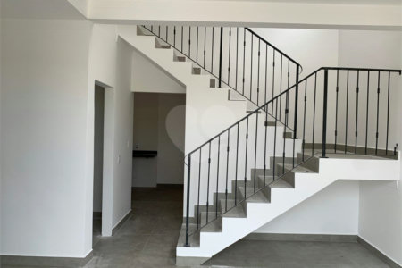 Casa à venda com 3 suítes no condomínio Residencial Celina, Atibaia - SP