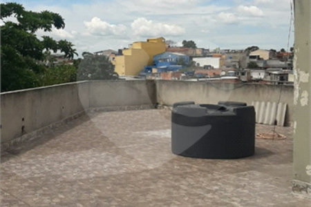 Sobrado à venda com 8 quartos em Jardim São Luís, São Paulo, SP