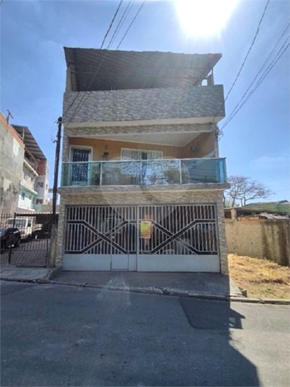 Sobrado à venda com 3 quartos em Tremembé, São Paulo, SP