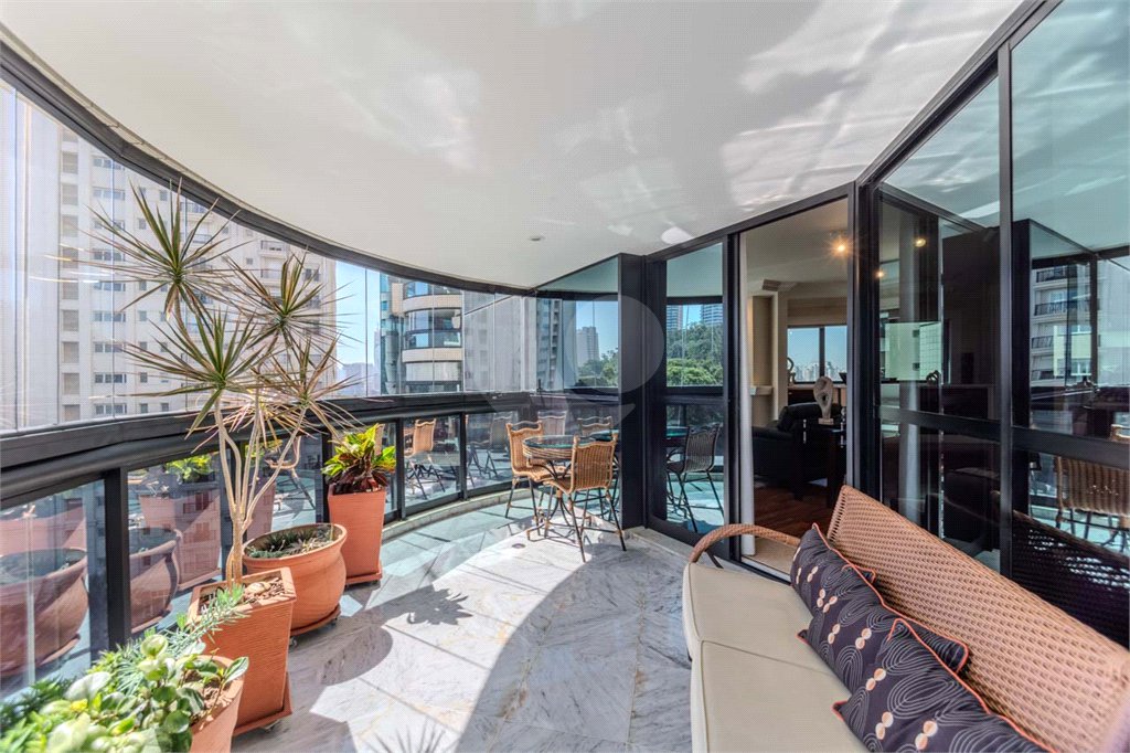 Apartamento à venda com 4 suítes em Paraíso do Morumbi, São Paulo, SP
