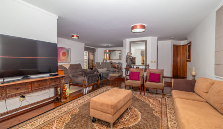Apartamento à venda com 4 quartos, sendo 2 suítes,  em Campo Belo, São Paulo, SP