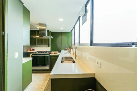Apartamento à venda com 3 suítes em Vila Suzana, São Paulo, SP