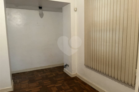 Sobrado à venda com 4 quartos, sendo 1 suíte, em Liberdade, São Paulo, SP