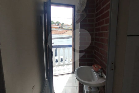 Sobrado à venda com 3 quartos, sendo 1 suíte, em Biritiba, Poá, SP