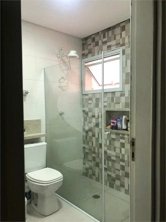 Casa à venda com 3 quartos, sendo 1 suíte, no condomínio Forest Hills, Guarulhos - SP