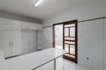 Casa à venda com 3 quartos, sendo 1 suíte, em Parque Santo Antônio, Guarulhos, SP