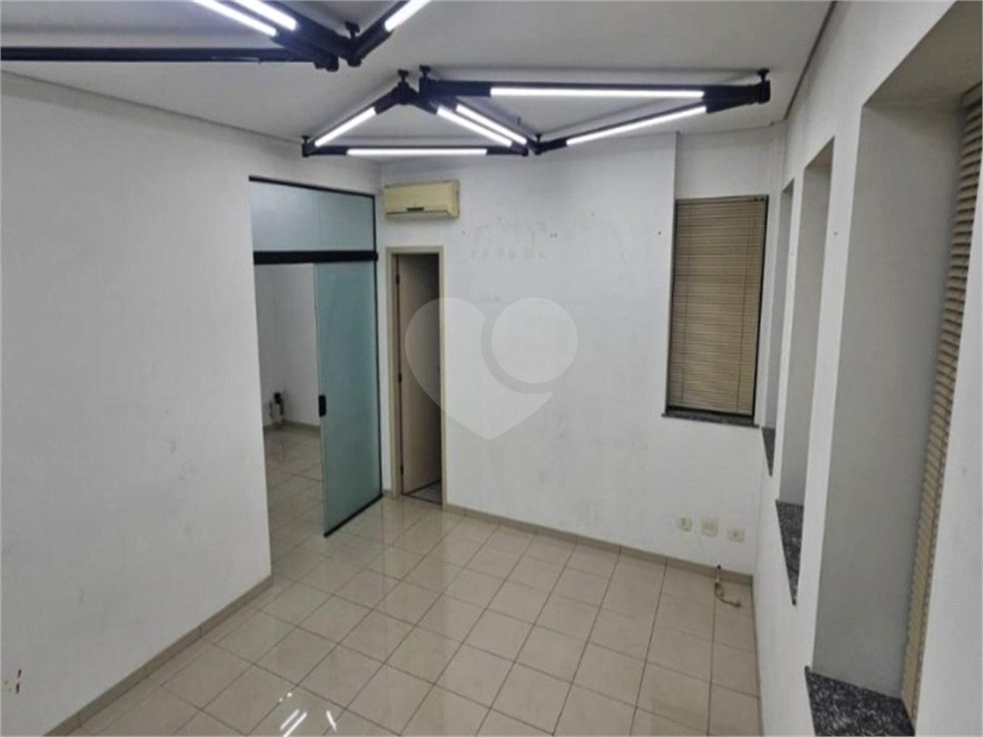 Sala à venda em Vila Regente Feijó, São Paulo, SP