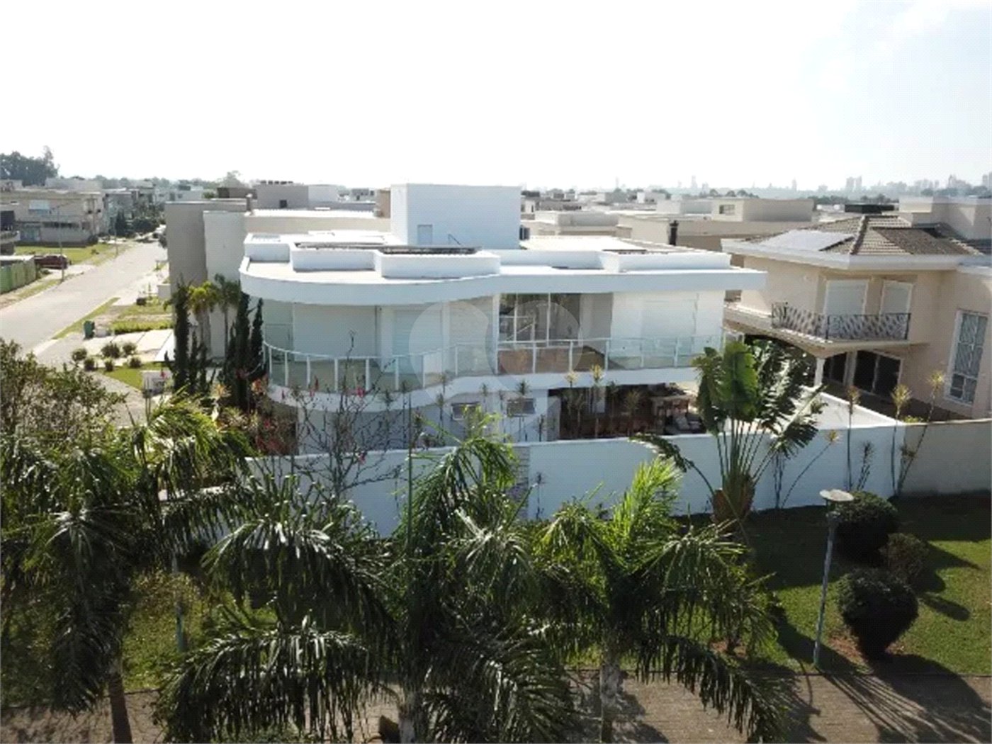 Casa à venda com 4 suítes no condomínio Jardim do Golfe 3, São José dos Campos - SP