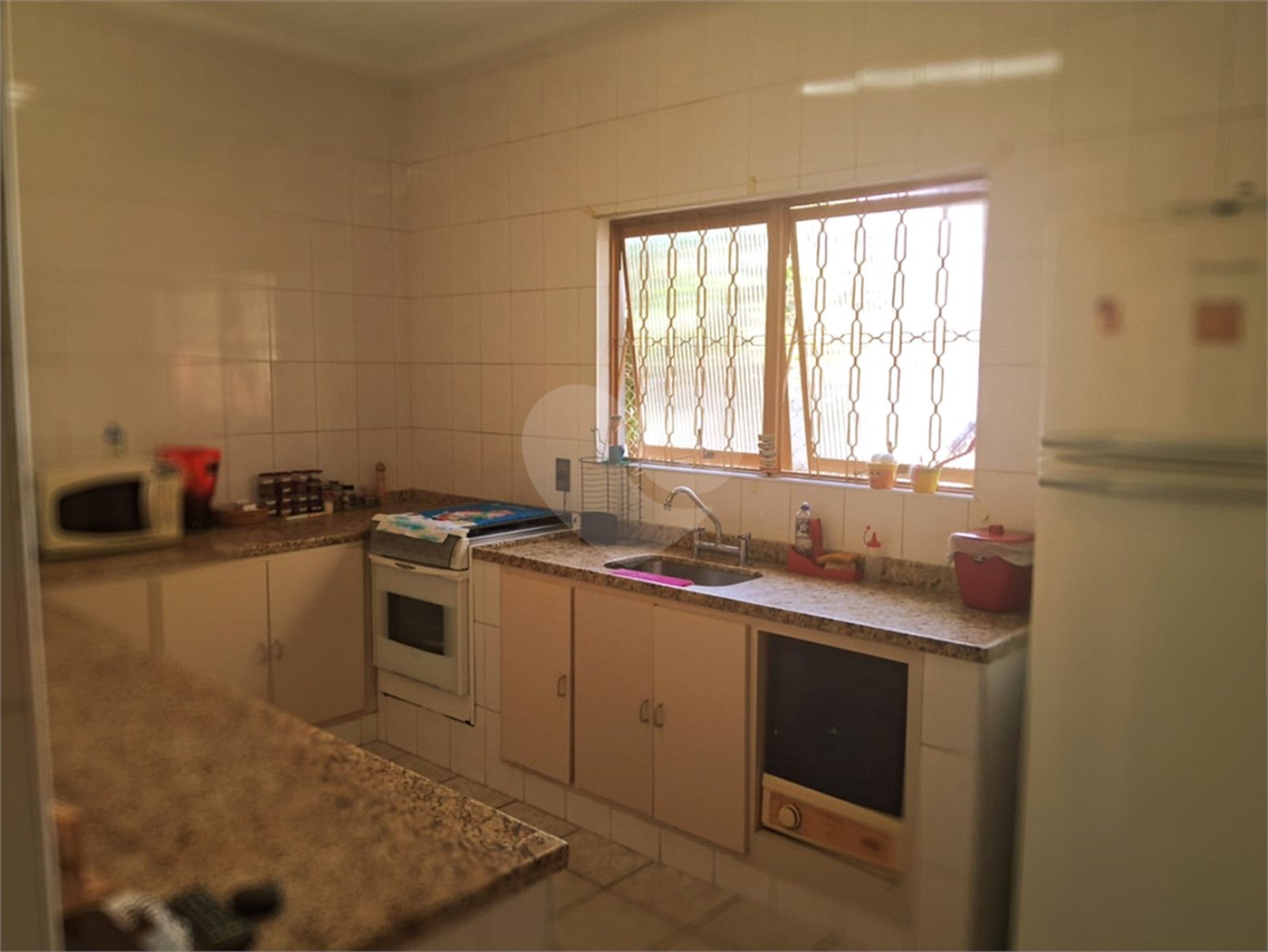 Casa à venda com 3 quartos, sendo 1 suíte, no condomínio Acmti - Colinas do Mosteiro, Terras de Itaici e Recanto dos Pássaros, Indaiatuba - SP