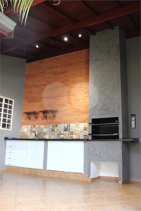 Casa à venda ou para alugar com 2 quartos em Jardim Santa Helena, Valinhos, SP