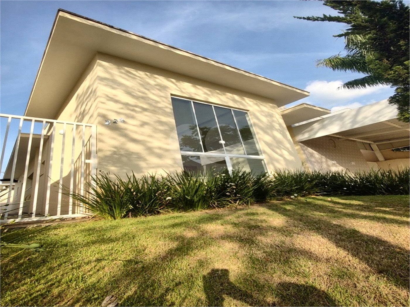 Casa à venda com 3 quartos, sendo 1 suíte,  no condomínio Atibaia Park 1, Atibaia - SP