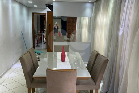 Sobrado à venda com 2 quartos, sendo 1 suíte,  em Ferreira, São Paulo, SP
