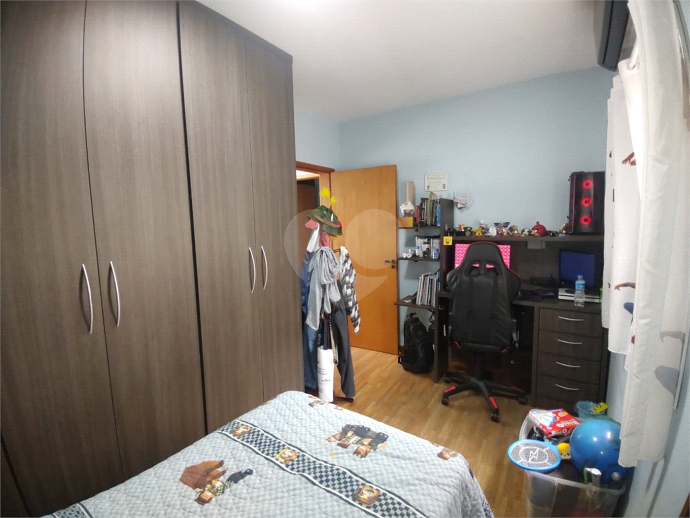 Casa à venda com 2 suítes no condomínio Morada das Hortênsias, São Paulo - SP