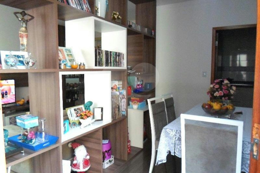 Casa à venda com 3 quartos, sendo 1 suíte, no condomínio Fernandes, São Paulo - SP