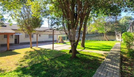 Casa Térrea à venda com 3 quartos, sendo 1 suíte,  em Alto da Boa Vista, São Paulo, SP