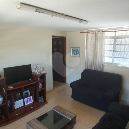 Casa Térrea à venda com 3 quartos, sendo 1 suíte, no Centro, Poá, SP