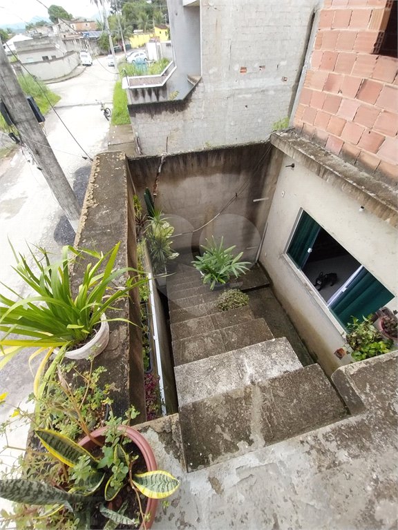 Casa à venda com 4 quartos, sendo 1 suíte, no condomínio Gramado do Mendanha, Rio de Janeiro - RJ