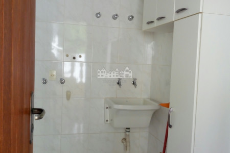 Casa para alugar com 3 quartos, sendo 1 suíte, em Vila Petrópolis, Atibaia, SP