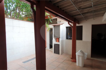 Sobrado à venda com 4 quartos, sendo 2 suítes, em Moema, São Paulo, SP