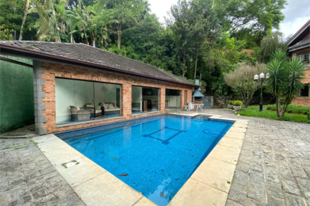 Casa à venda ou para alugar com 5 quartos, sendo 3 suítes, em Fazenda Morumbi, São Paulo, SP