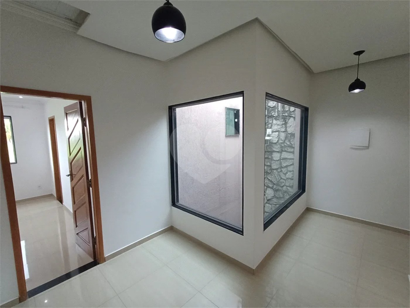 Casa à venda com 3 quartos, sendo 2 suítes, no condomínio Village da Posse, Rio de Janeiro - RJ