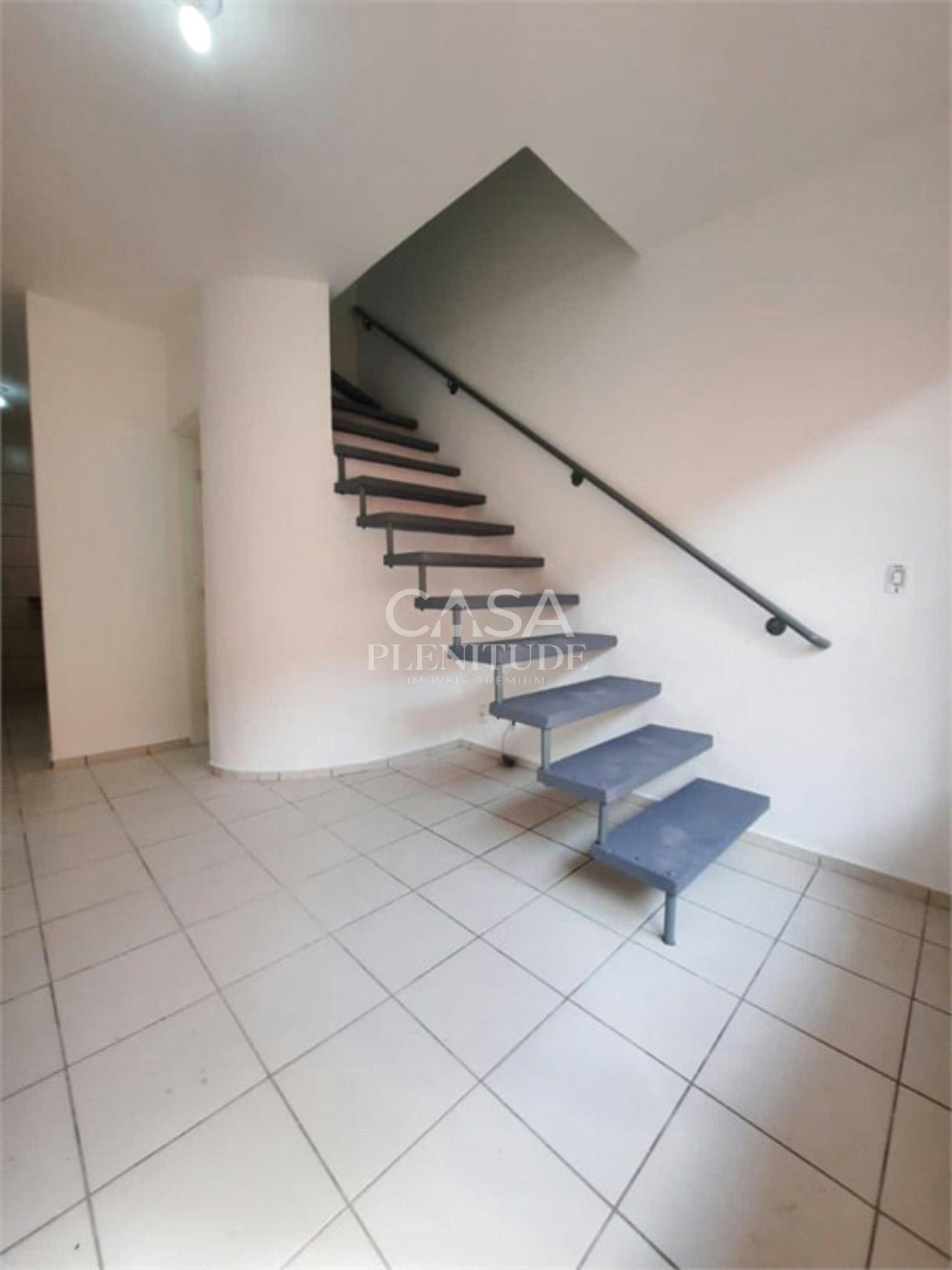 Casa em condomínio à venda com 2 quartos em Jardim Karolyne, Votorantim, SP