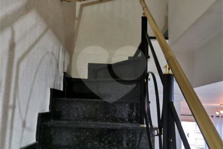Cobertura à venda com 3 quartos em Vila Gumercindo, São Paulo, SP