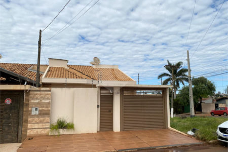 Casa à venda com 3 quartos, sendo 1 suíte,  em Jardim Jamaica, Ponta Porã, MS