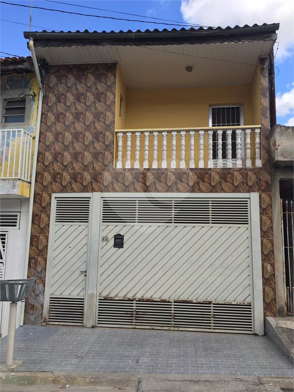 Sobrado à venda com 3 quartos, sendo 2 suítes, em Jardim São Lázaro, Ferraz de Vasconcelos, SP