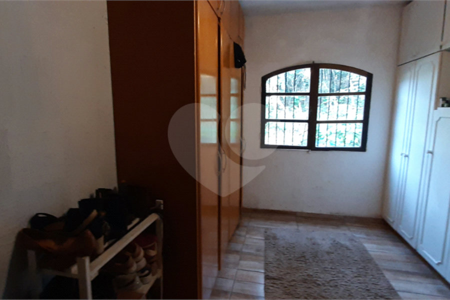 Sobrado à venda com 3 quartos, sendo 1 suíte, em Serra da Cantareira, Mairiporã, SP