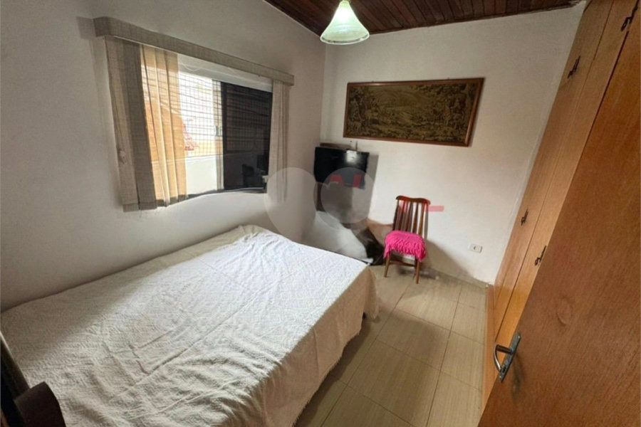 Sobrado à venda com 4 quartos, sendo 1 suíte, em Vila Gustavo, São Paulo, SP