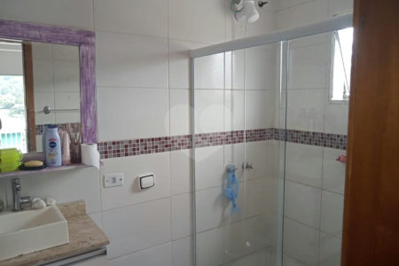 Casa à venda com 4 quartos, sendo 3 suítes, no condomínio Refúgio do Sauá I, Atibaia - SP