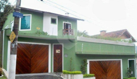 Sobrado à venda com 4 quartos, sendo 3 suítes,  em Tremembé, São Paulo, SP