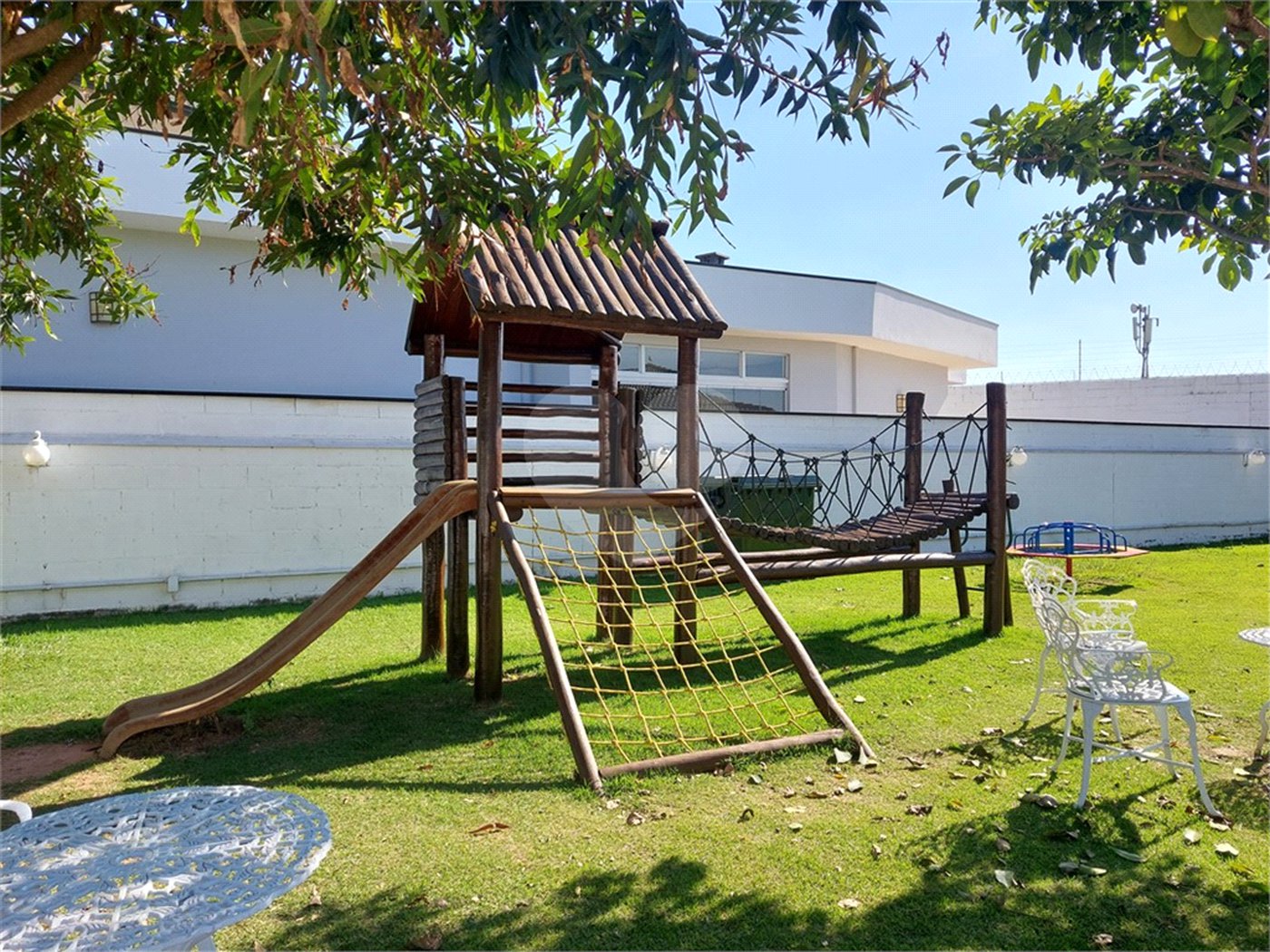 Casa à venda com 3 suítes no condomínio Villaggio Di Napoli Valinhos, Valinhos - SP