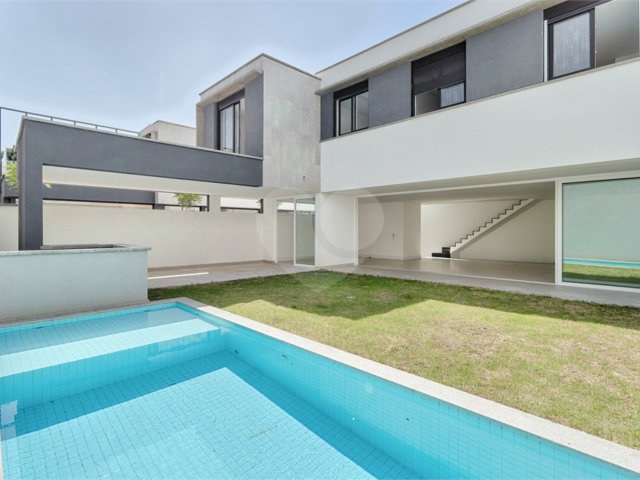 Casa à venda com 4 suítes no condomínio Edifício Jade, São Paulo - SP