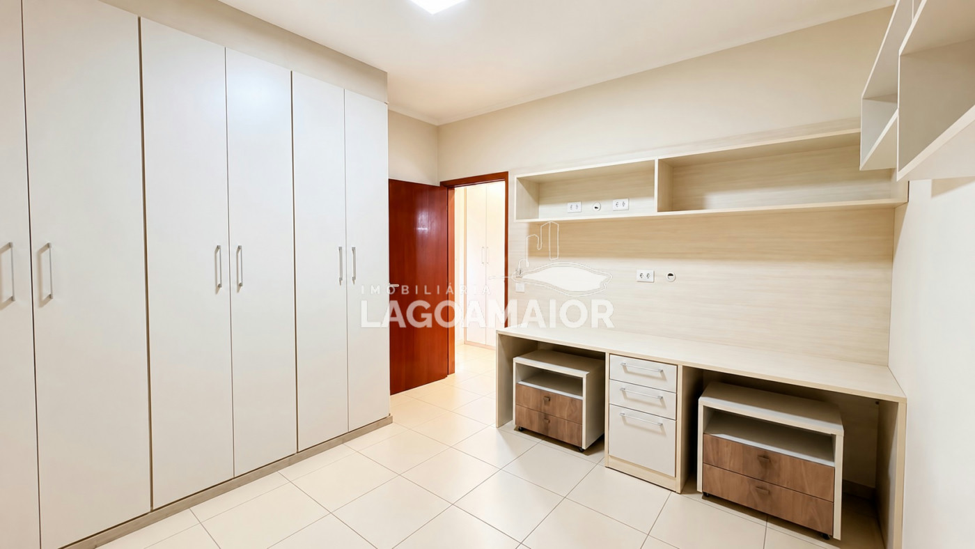 Casa à venda com 3 quartos, sendo 1 suíte, no condomínio Portal das Àguas, Três Lagoas - MS