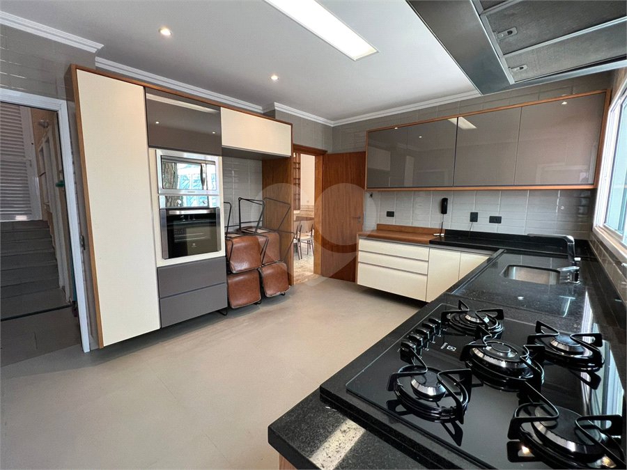 Casa para alugar com 3 quartos, sendo 1 suíte, no condomínio Res Villeneuve, São Paulo - SP