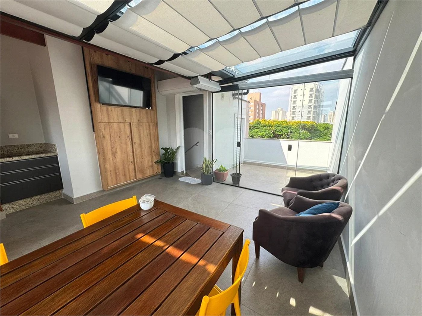 Casa à venda com 3 suítes no condomínio Belle Villle, São Paulo - SP