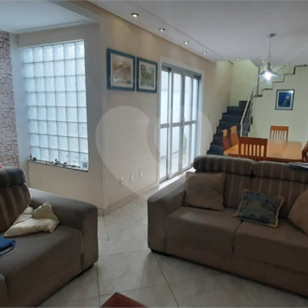 Sobrado à venda com 4 quartos, sendo 1 suíte, em Vila Lúcia, São Paulo, SP