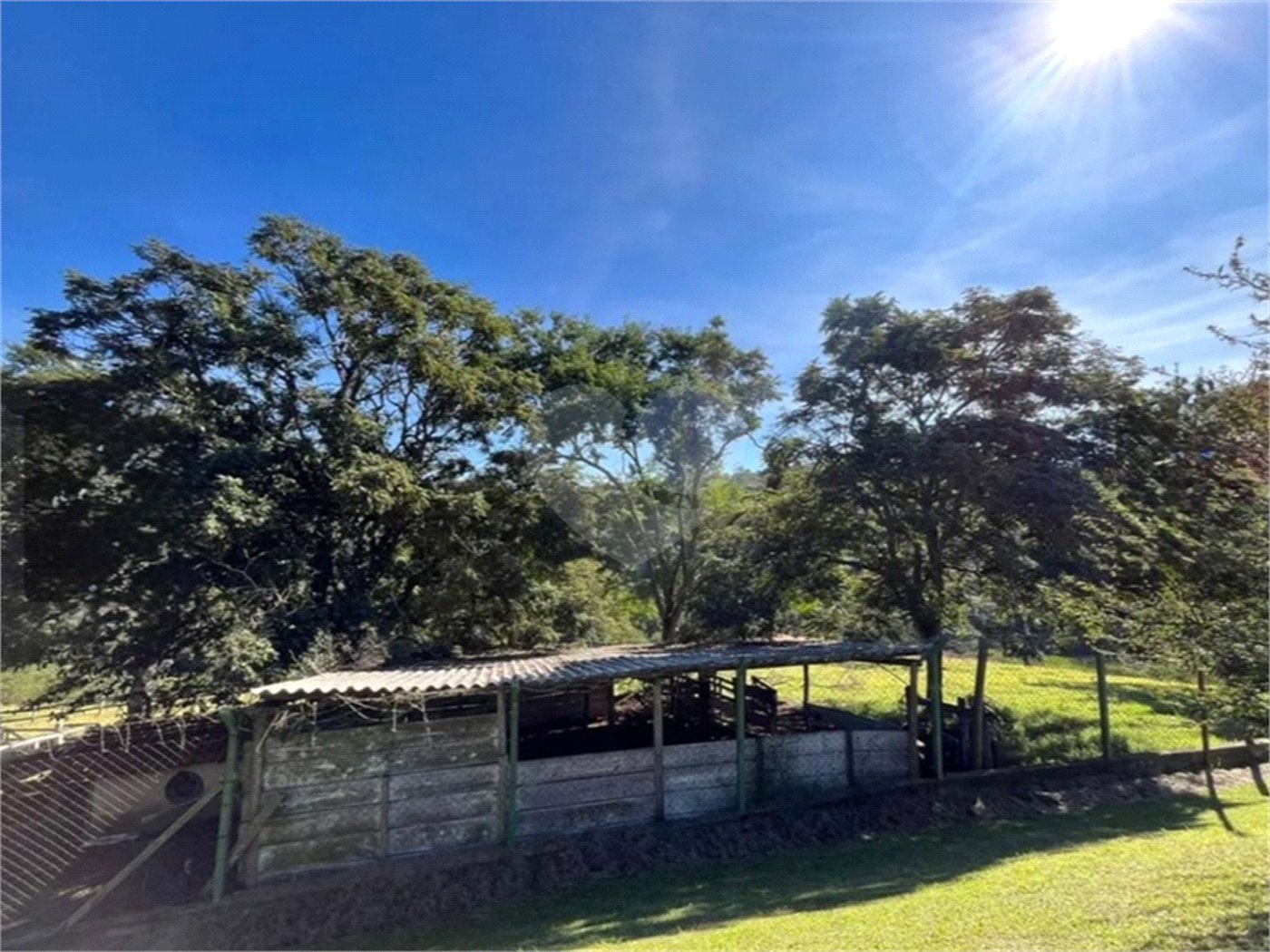 Sítio à venda com 4 quartos, sendo 2 suítes,  em Sorocamirim (canguera), São Roque, SP